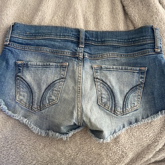 Hollister Jean shorts - Picture 3 of 3